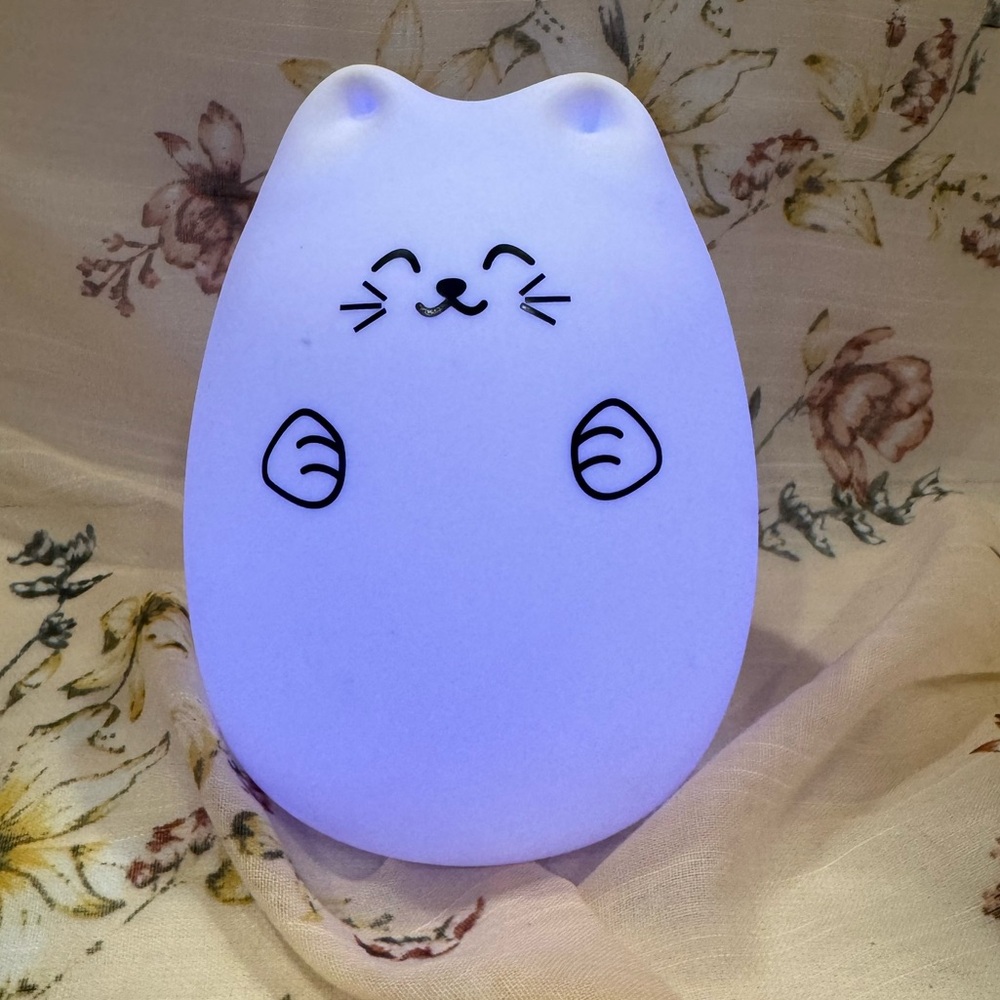 Creative Cute Cat LED Night Light Lamp Multicolor Silicone Soft Tap Control